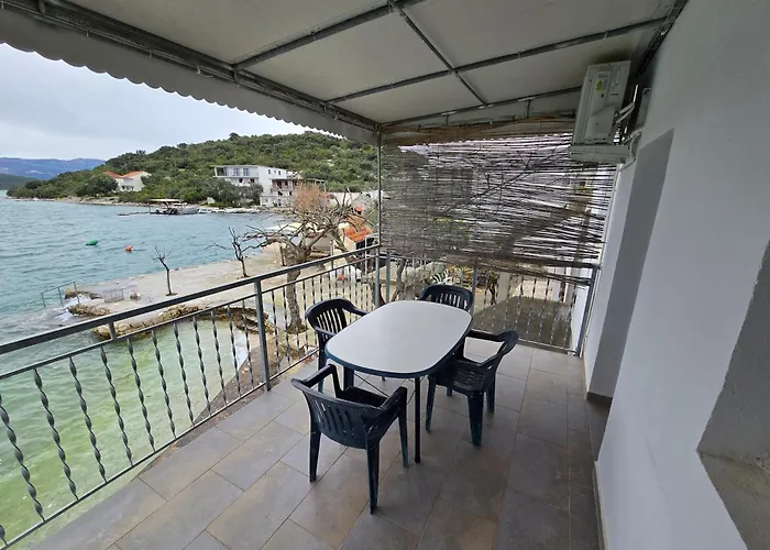 Apartments Marinko